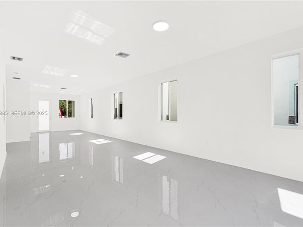 22465 SW 125 ave, Miami FL 33170