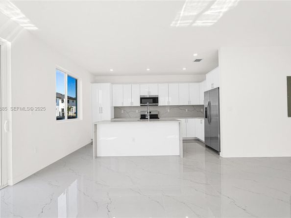 22465 SW 125 ave, Miami FL 33170