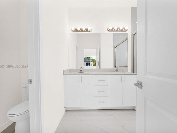 22465 SW 125 ave, Miami FL 33170