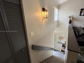 575 W Park Dr 202, Miami FL 33172