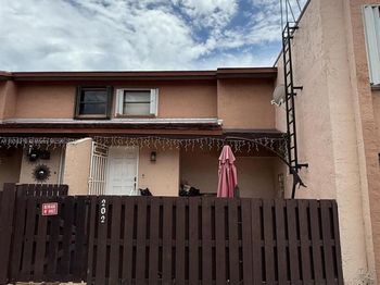 575 W Park Dr