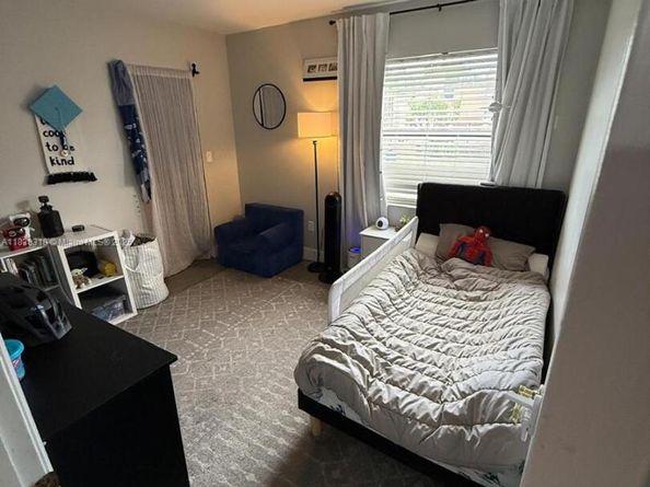 575 W Park Dr 202, Miami FL 33172