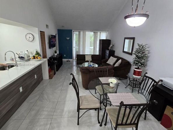 4651 NW 97th Ct 33, Doral FL 33178