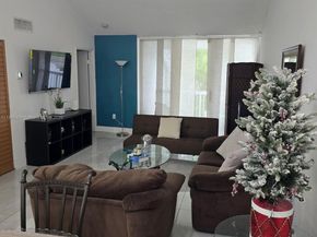 4651 NW 97th Ct 33, Doral FL 33178