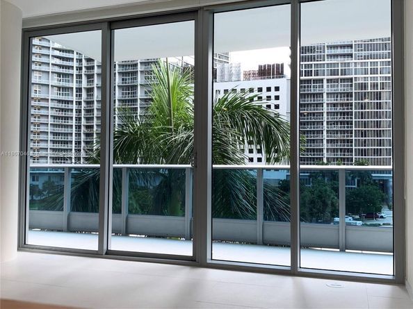 200 Biscayne Boulevard Way 304, Miami FL 33131