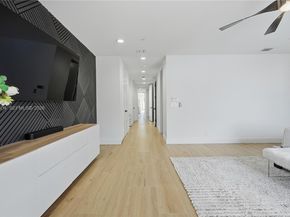 606 NE 14th Ave, Fort Lauderdale FL 33304