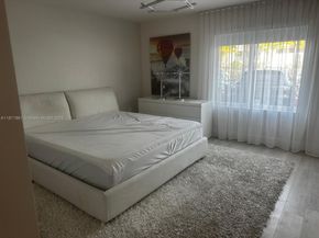 2505 NE 193rd St 4114, Miami FL 33180