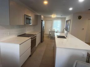 2505 NE 193rd St 4114, Miami FL 33180