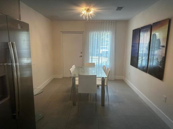 2505 NE 193rd St 4114, Miami FL 33180