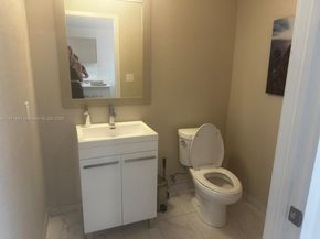 2505 NE 193rd St 4114, Miami FL 33180