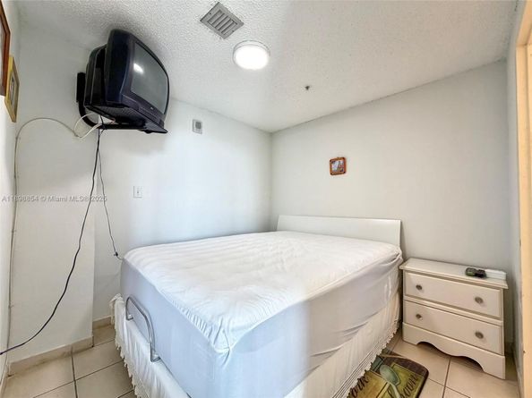 2829 Indian Creek Dr 605, Miami Beach FL 33140