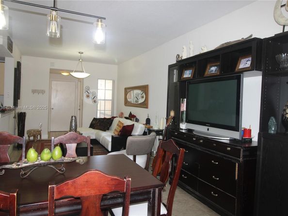 2508 Centergate Dr 103, Miramar FL 33025