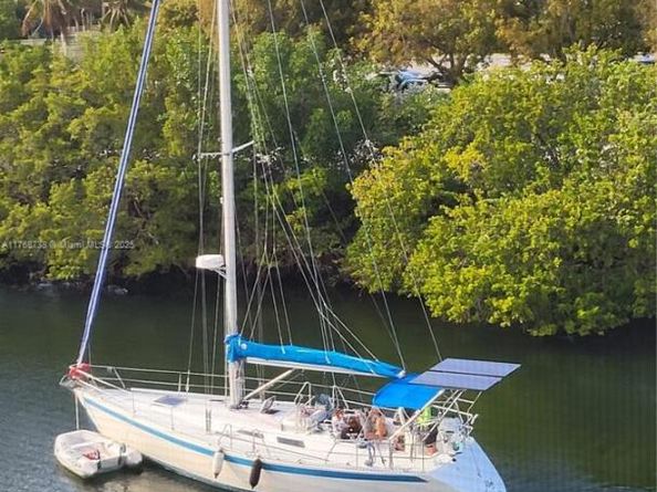 3401 N Country Club Dr 402, Aventura FL 33180