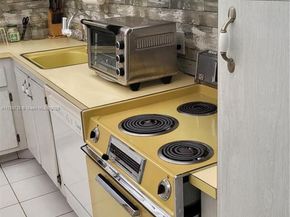 3401 N Country Club Dr 402, Aventura FL 33180