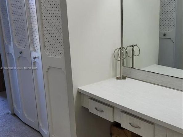 3401 N Country Club Dr 402, Aventura FL 33180