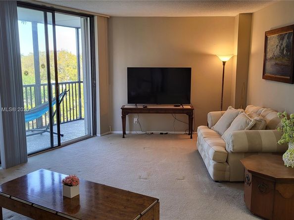 3401 N Country Club Dr 402, Aventura FL 33180