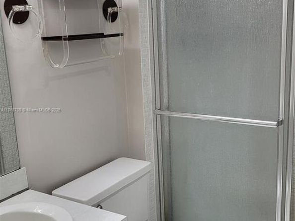 3401 N Country Club Dr 402, Aventura FL 33180