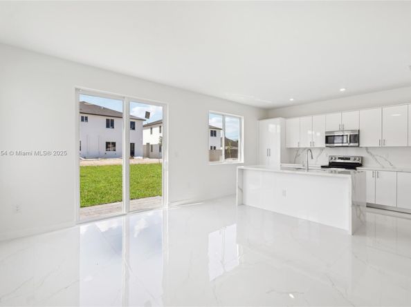 22451 SW 125 Ave, Miami FL 33170