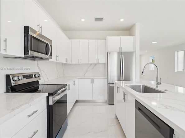 22451 SW 125 Ave, Miami FL 33170