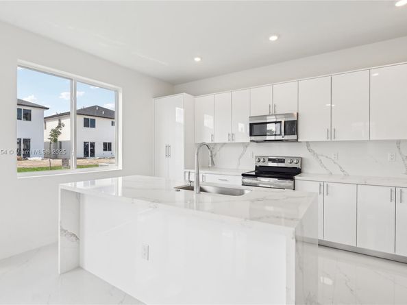 22451 SW 125 Ave, Miami FL 33170