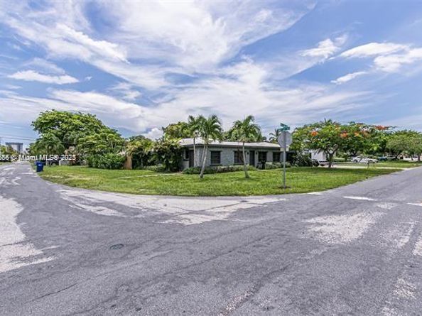 138-140 NE 13th Ave, Pompano Beach FL 33060