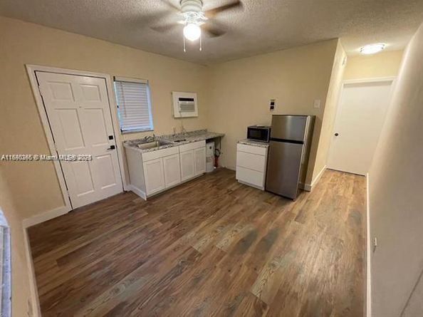 138-140 NE 13th Ave, Pompano Beach FL 33060