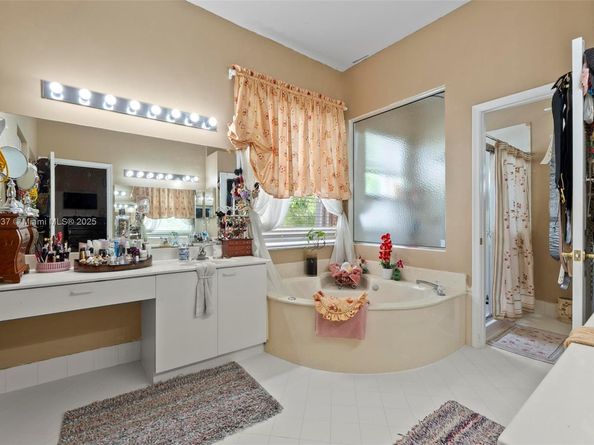 4957 SW 162nd Ave, Miramar FL 33027