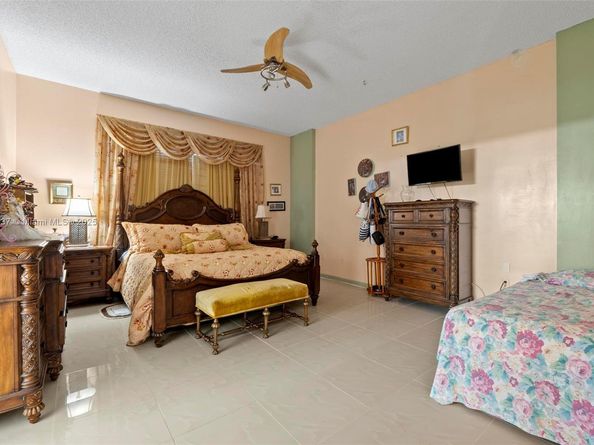 4957 SW 162nd Ave, Miramar FL 33027