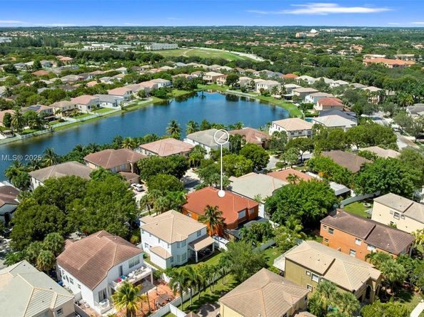 4957 SW 162nd Ave, Miramar FL 33027