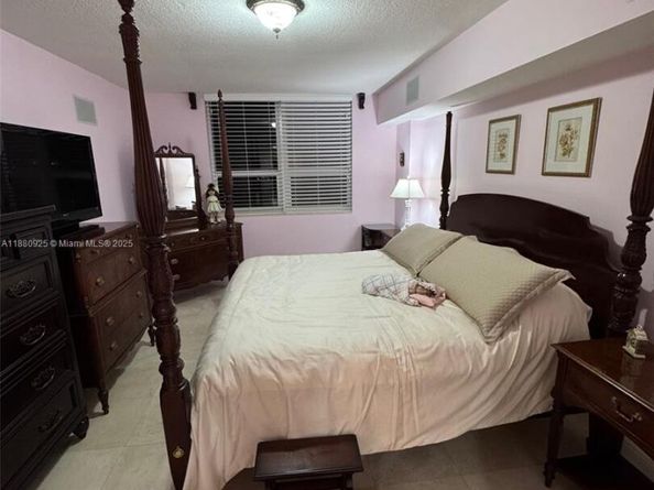 3232 SW 22nd Ter 801, Miami FL 33145