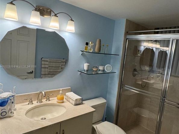 3232 SW 22nd Ter 801, Miami FL 33145