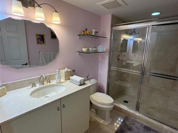 3232 SW 22nd Ter 801, Miami FL 33145