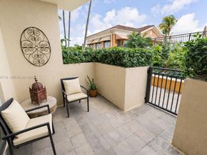 3232 SW 22nd Ter 708, Miami FL 33145