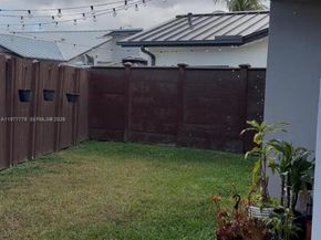 4911 SW 142nd Pl, Miami FL 33175