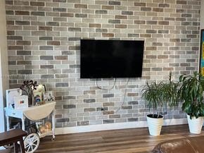 4911 SW 142nd Pl, Miami FL 33175