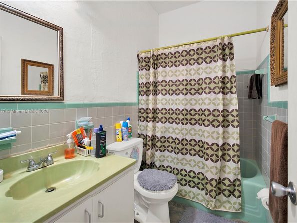 130 NW 85th St, Miami FL 33150