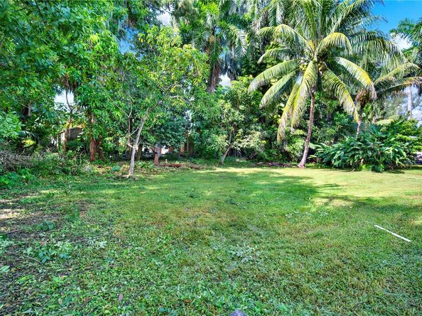 130 NW 85th St, Miami FL 33150