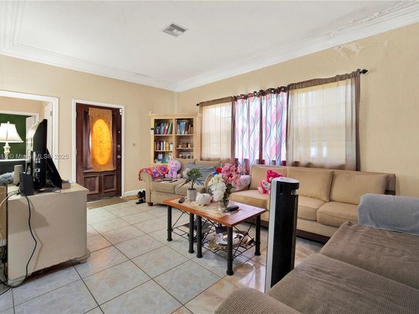 130 NW 85th St, Miami FL 33150