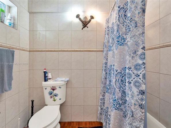 130 NW 85th St, Miami FL 33150