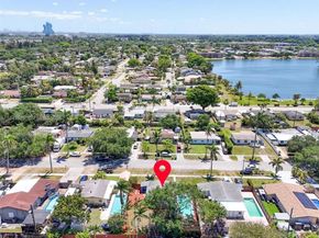 5621 SW 38th Ct, Davie FL 33314