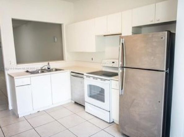 4 SW 15th Rd 4, Homestead FL 33030