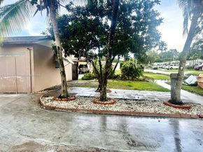 6771 Freedom St, Hollywood FL 33024