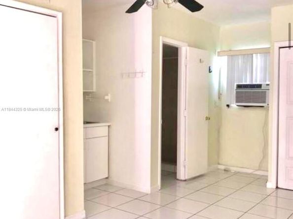 6771 Freedom St, Hollywood FL 33024