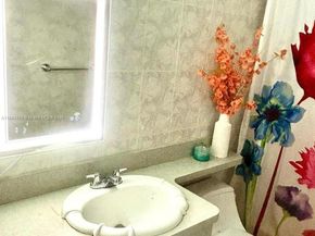 6771 Freedom St, Hollywood FL 33024