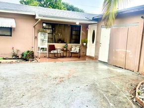 6771 Freedom St, Hollywood FL 33024
