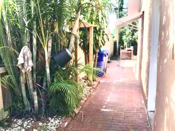 6771 Freedom St, Hollywood FL 33024
