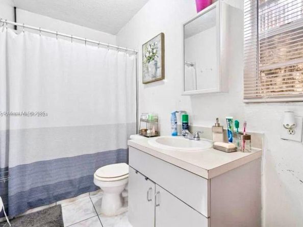 6771 Freedom St, Hollywood FL 33024