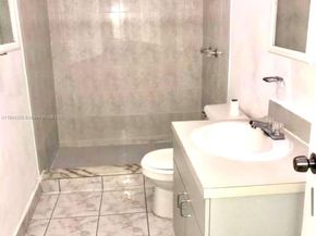 6771 Freedom St, Hollywood FL 33024
