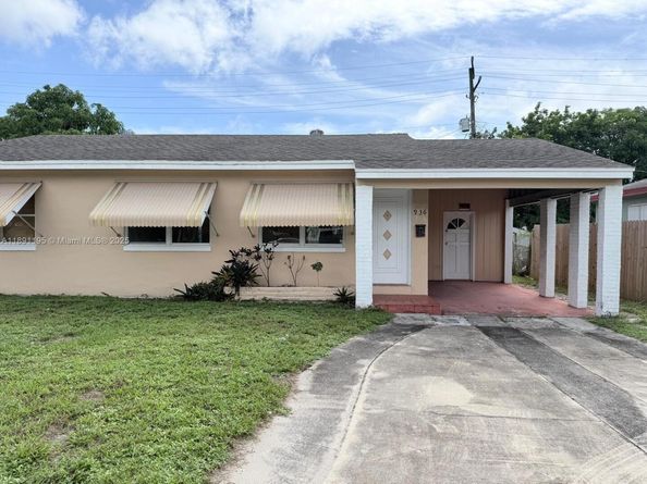 936 45th St, West Palm Beach FL 33407