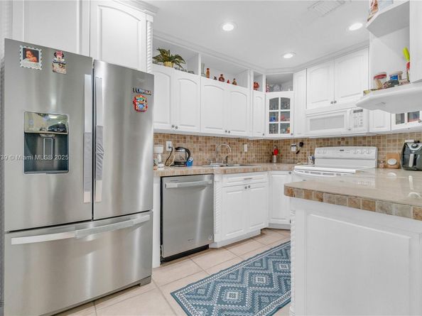 13715 SW 84th St F, Miami FL 33183